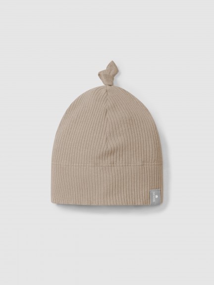 Gorro com n em malha canelada